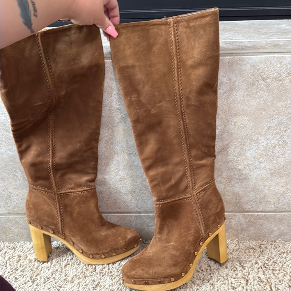 Women’s 8. Brown Suede Knee-High Boots